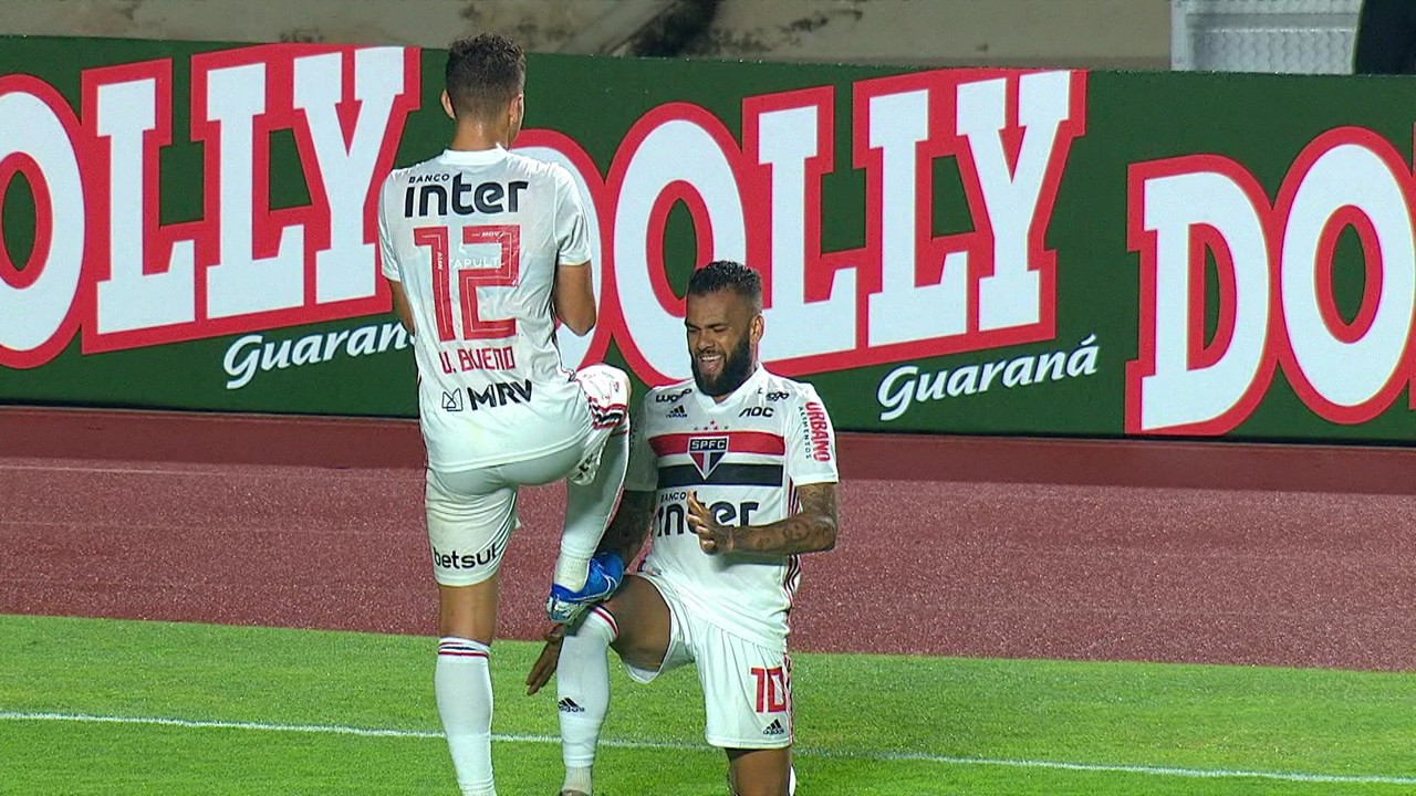 São Paulo 2 x 0 Água Santa: Daniel Alves fez o segundo e definiu a vitória no Morumbi