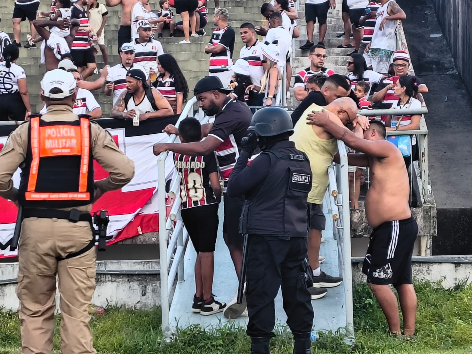 Santa Cruz aciona Ministério Público da Paraíba e STJD e pede interdição do estádio Almeidão