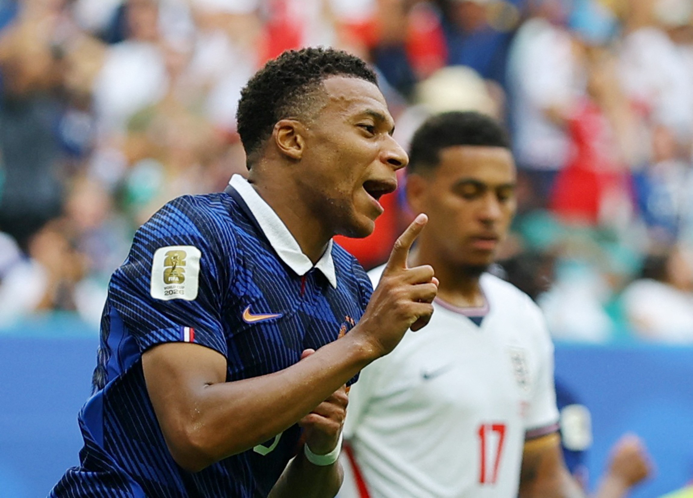 Mbappé se torna o primeiro a marcar 10 gols em uma Copa desde 1970 e está próximo de feito inédito