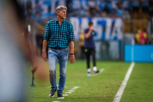 Renato destaca recuperação do Grêmio e solução de falhas defensivas.
