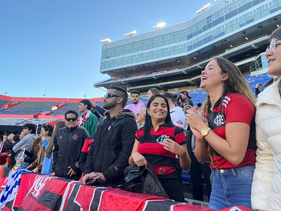 Torcedores do Flamengo no treino aberto nos Estados Unidos — Foto: Emanuelle Ribeiro / ge