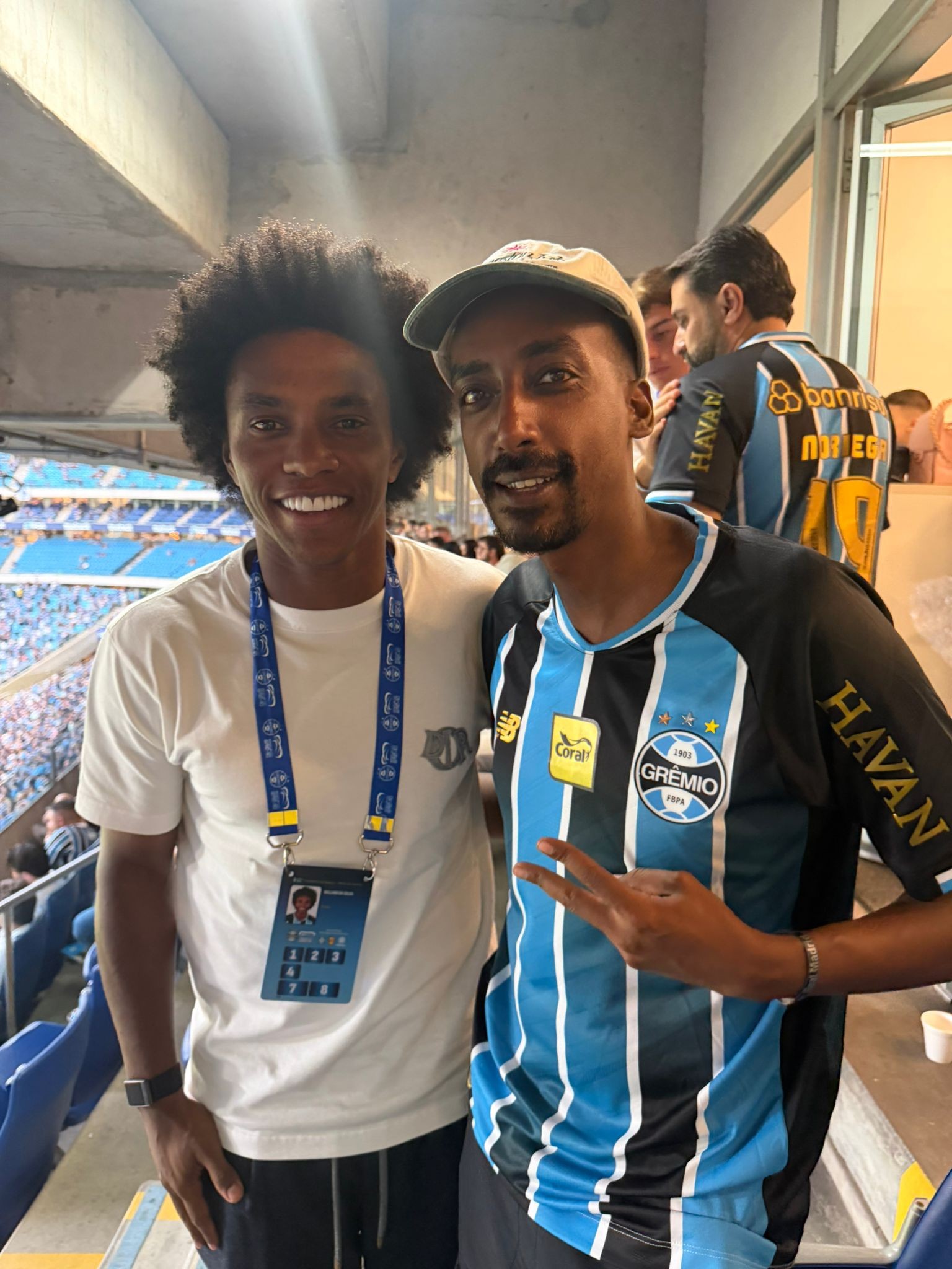 Cantor alemão vai a jogo do Grêmio a convite de Willian; conheça | Ge