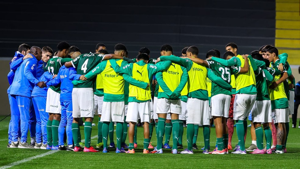 Time sub-17 do Palmeiras em campo em 2025 — Foto: Fabio Menotti / Palmeiras