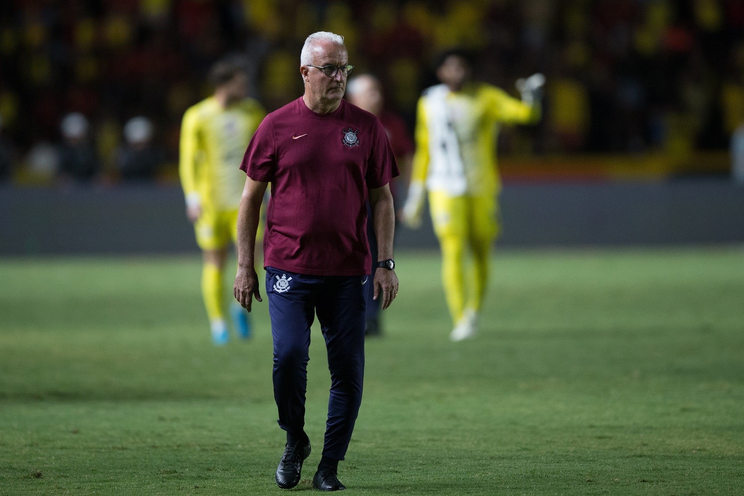 Dorival diz que Corinthians fez jogo competitivo e justifica derrota para o lanterna: 