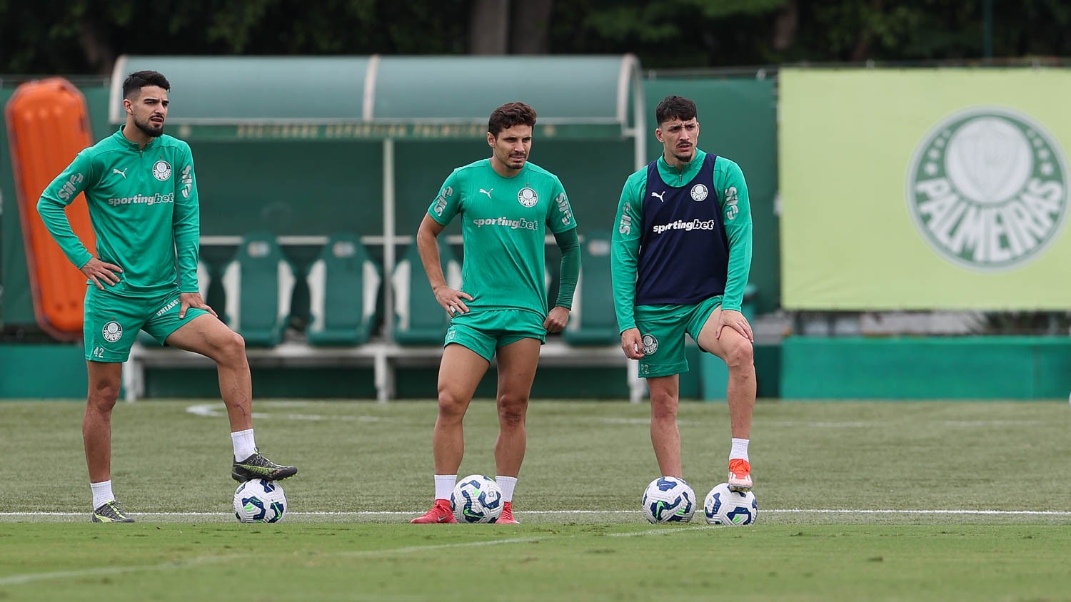 Treino do Palmeiras: Murilo, Mayke e Raphael Veiga se preparam para viagem.