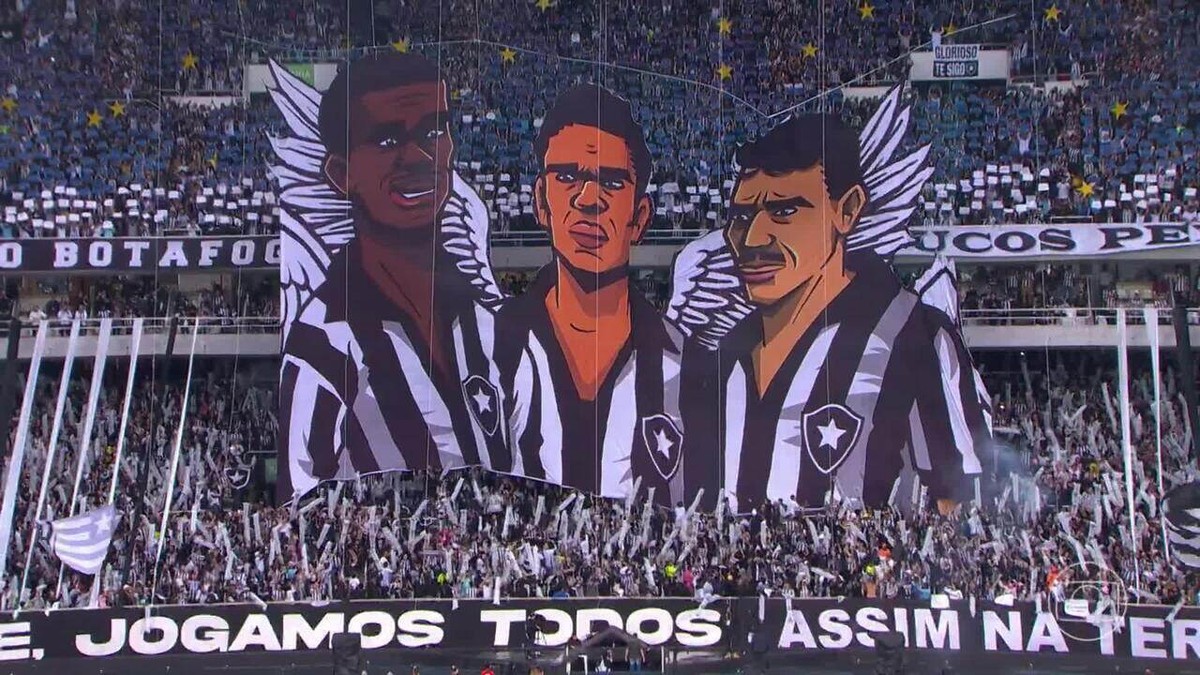 Botafogo vira no final sobre Fortaleza e Textor festeja com torcida