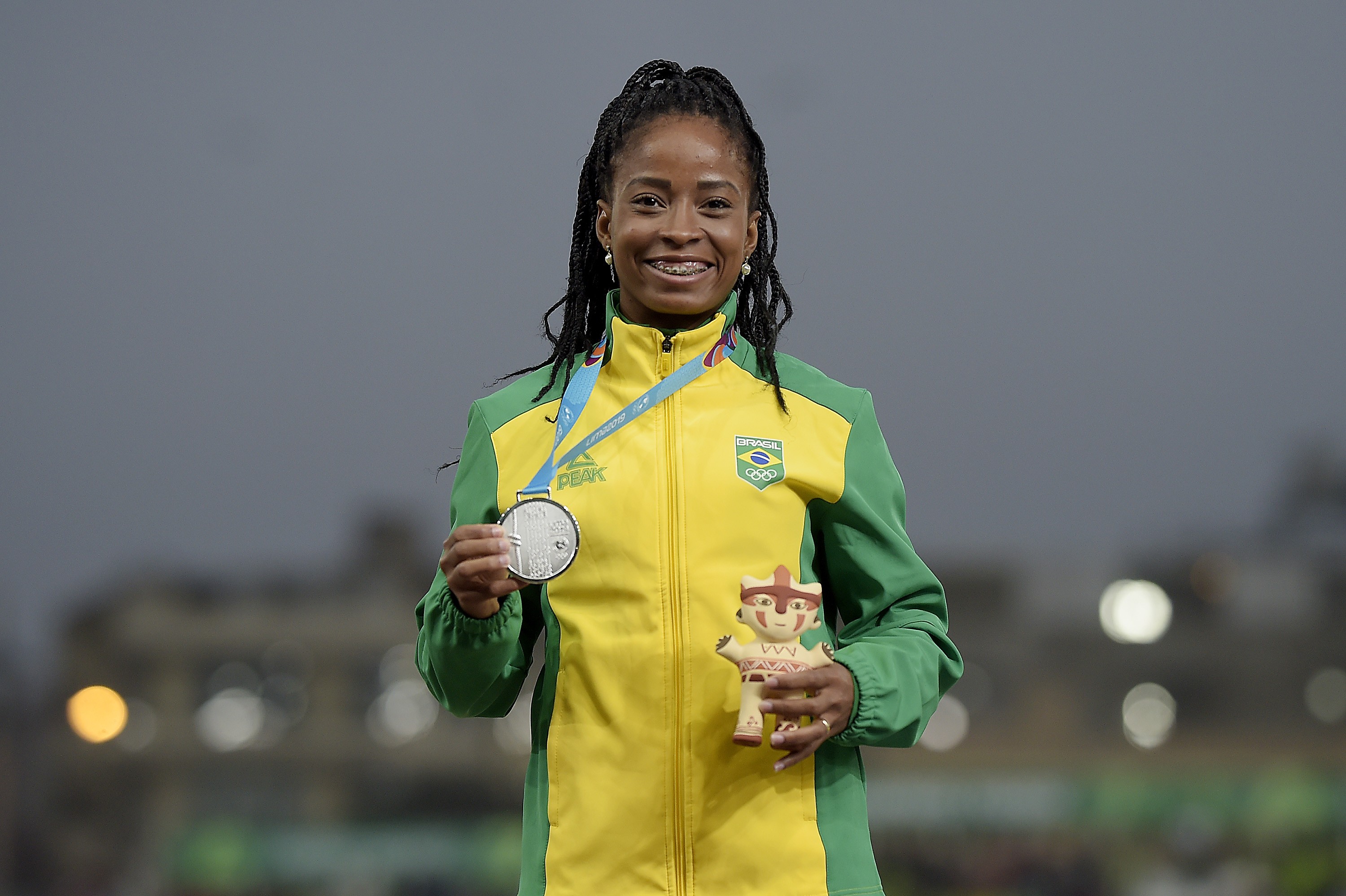 Vitória Rosa faz melhor tempo da vida e conquista a prata nos 200m ...