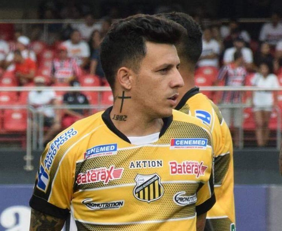 Melhor jogador do Náutico na Série B, meia Jean Carlos tem contrato  renovado - Esportes DP