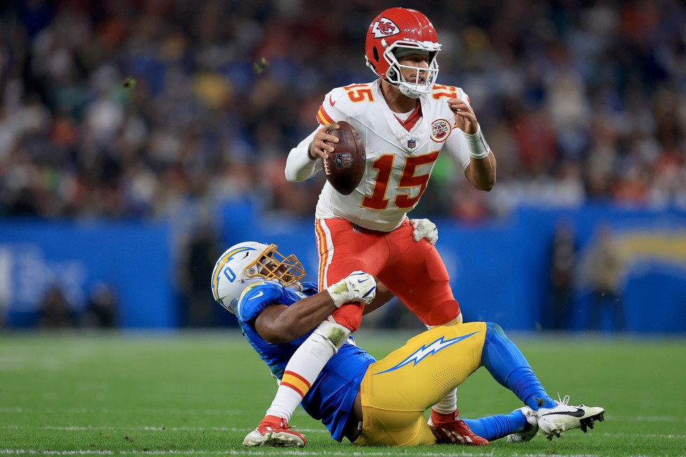 Patrick Mahomes em ação durante o São Paulo Game 2025 — Foto: Buda Mendes/Getty Images