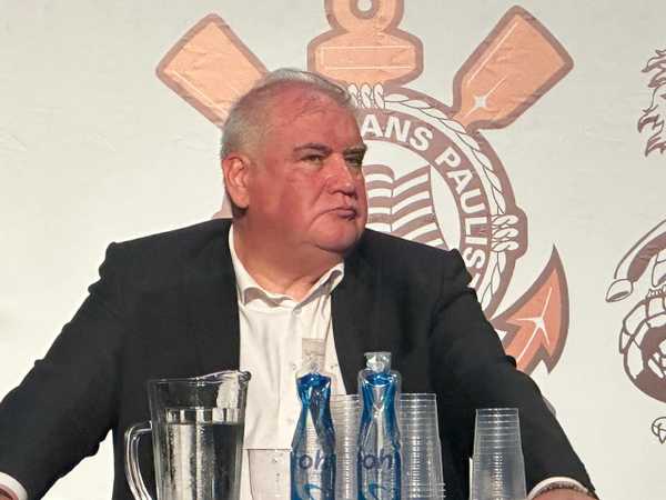 Diretor do Corinthians nega proposta por Erick: 