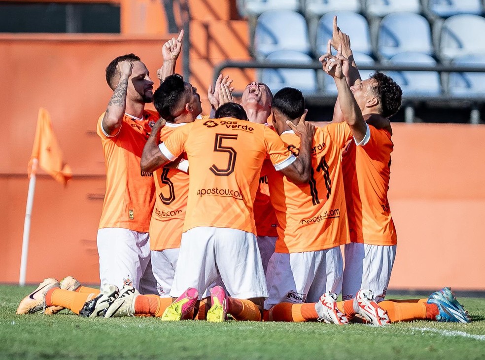 Nova Iguaçu é o líder do Grupo 6 da Série D — Foto: Vinicius Gentil