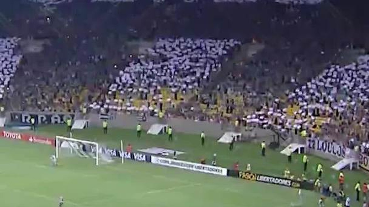 Relembre festas da torcida do Botafogo no Maracanã