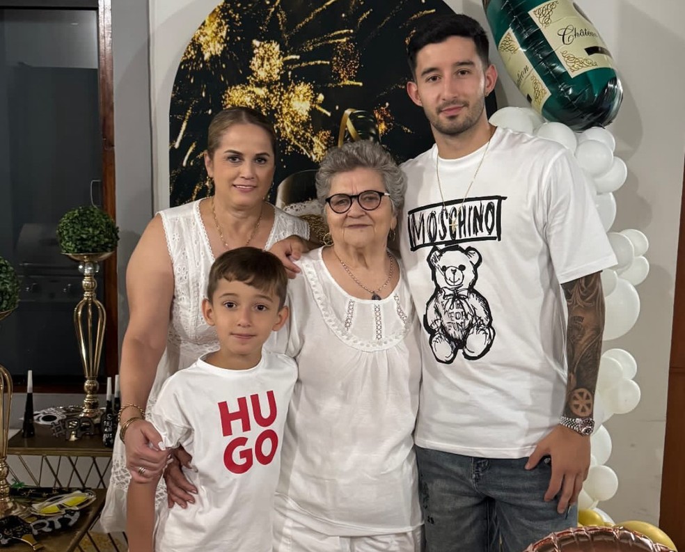 Villasanti posta foto em família durante o ano novo — Foto: Reprodução/Instagram