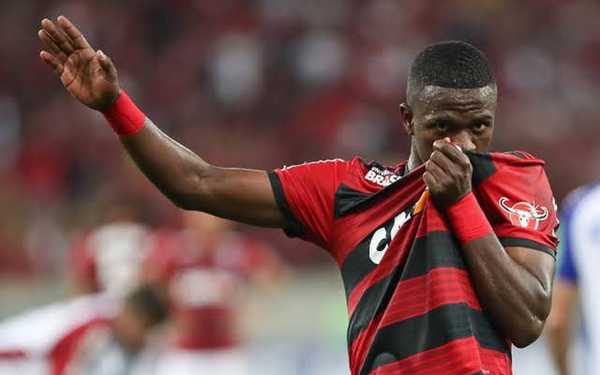 Flamengo homenageia Vini Jr, eleito melhor do mundo: Dia esperado chegou
