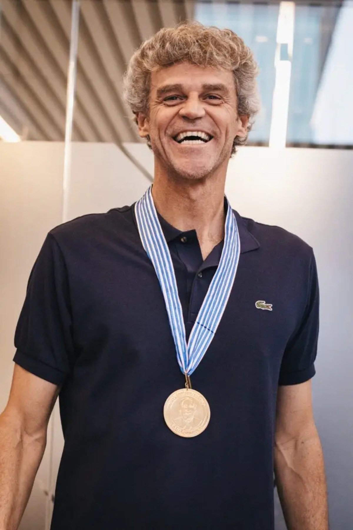 Avaí parabeniza os 50 anos de Guga Kuerten, torcedor símbolo do clube