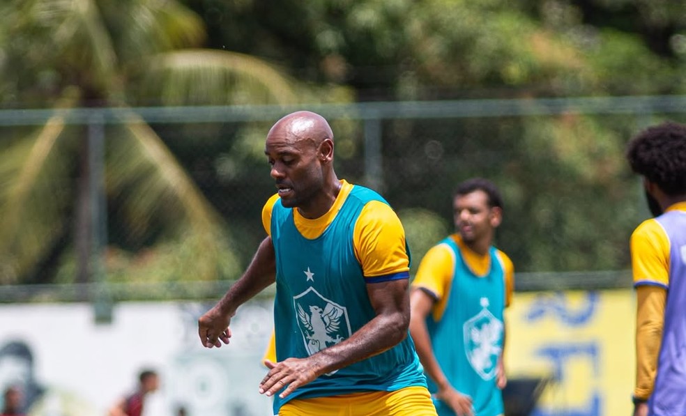 Vagner Love continua no Retrô para 2026 — Foto: Divulgação / Retrô