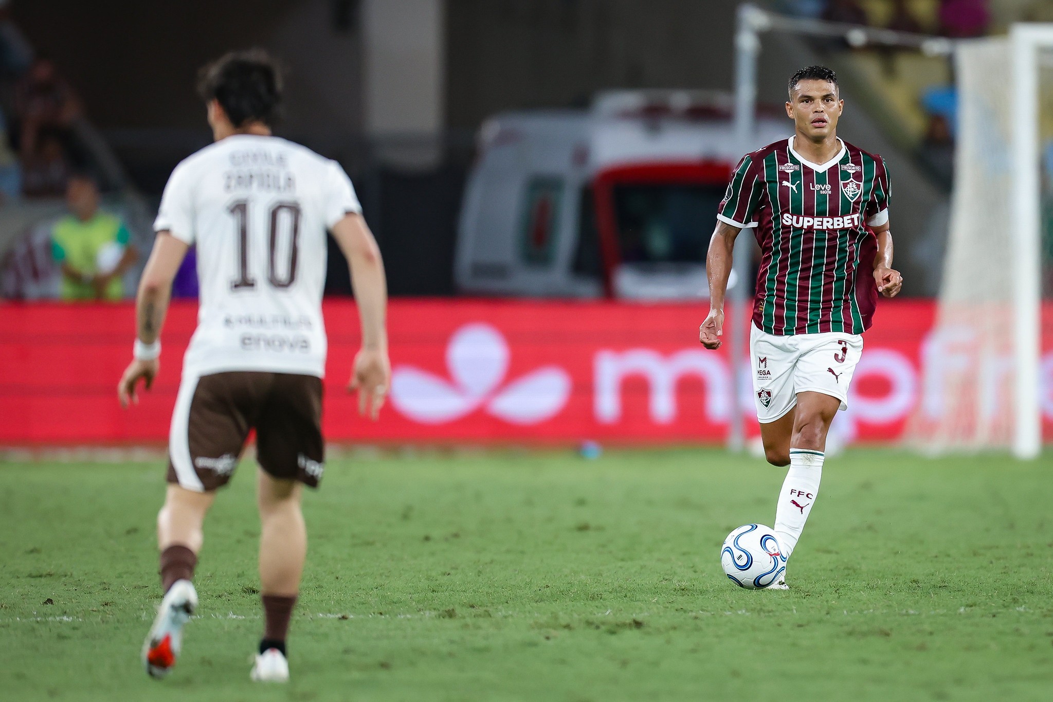 Thiago Silva, do Fluminense, relata dores no joelho: "Estou à base de anti-inflamatórios"