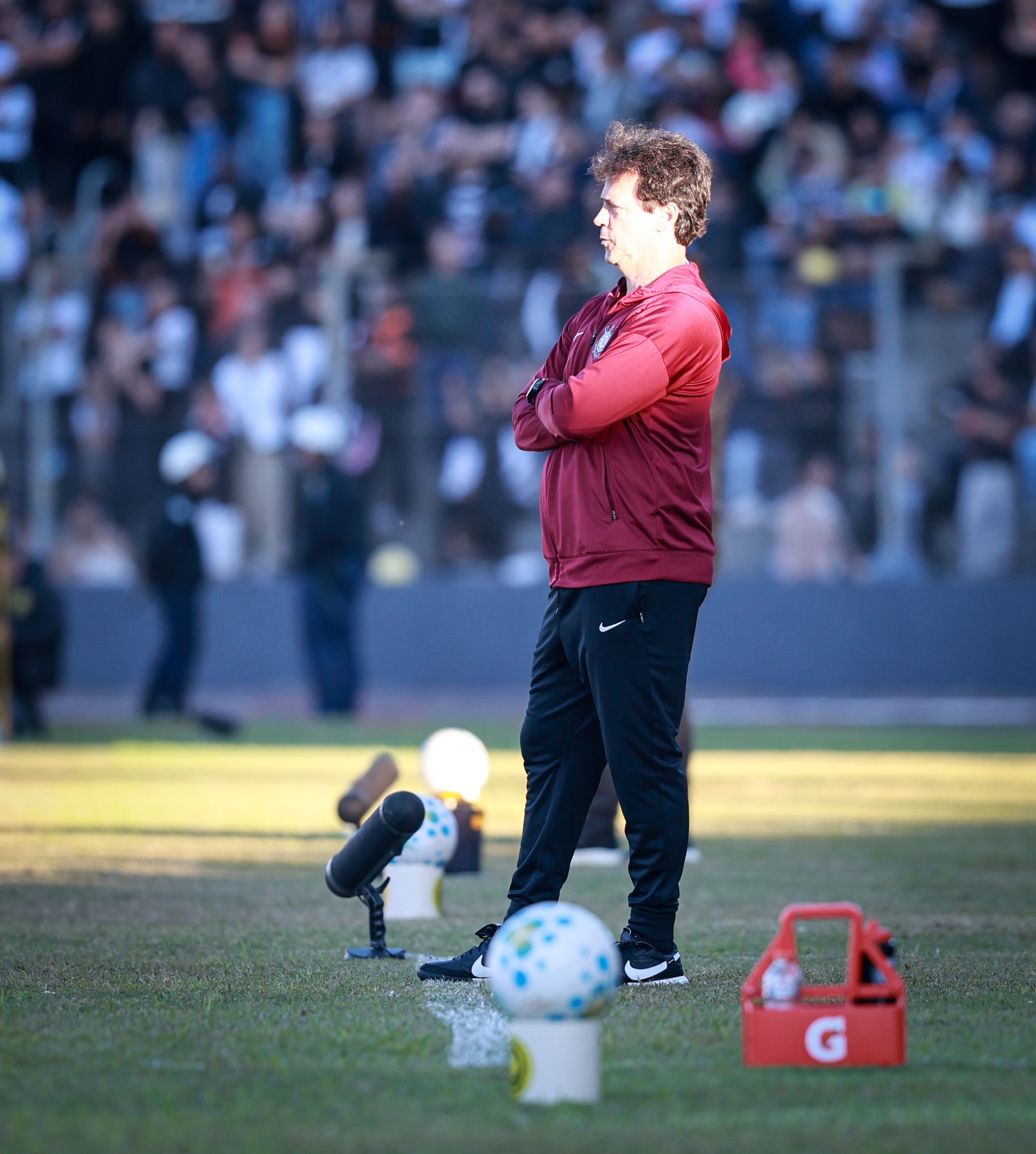 Diniz critica estado do gramado de estádio em empate contra Cascavel
