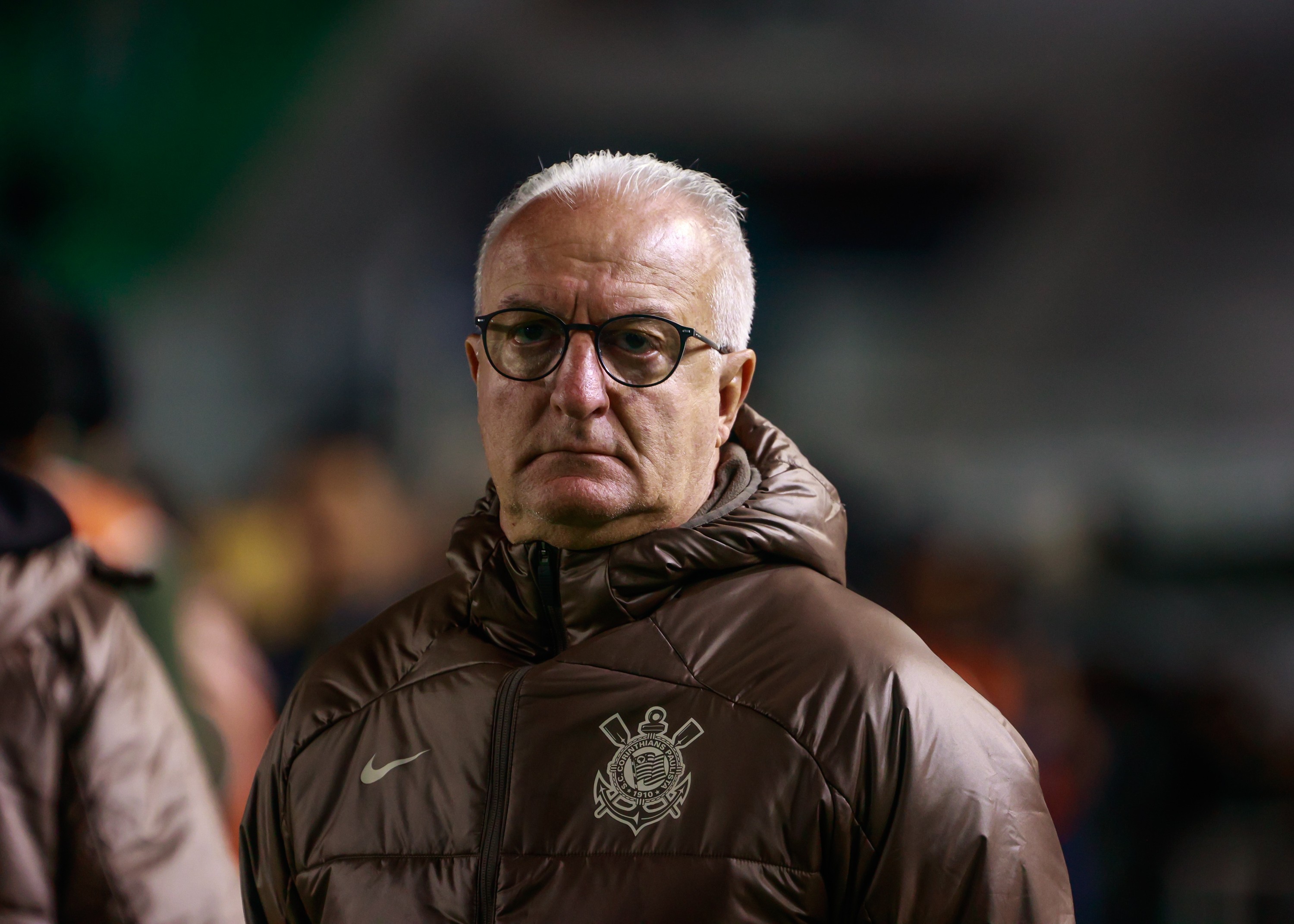 Frustração de Dorival e cobrança por regularidade no Corinthians