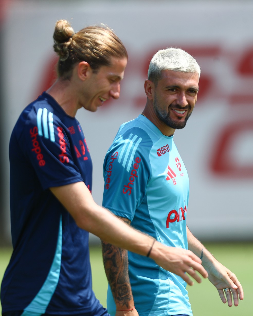 Arrascaeta e Filipe Lus em treinamento do Flamengo  Foto: Gilvan de Souza/Flamengo