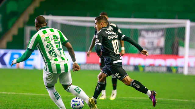 Coutinho domina a bola em Juventude x Vasco