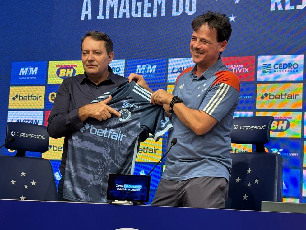 Fernando Diniz e Pedro Lourenço, Cruzeeiro — Foto: Guilherme Macedo