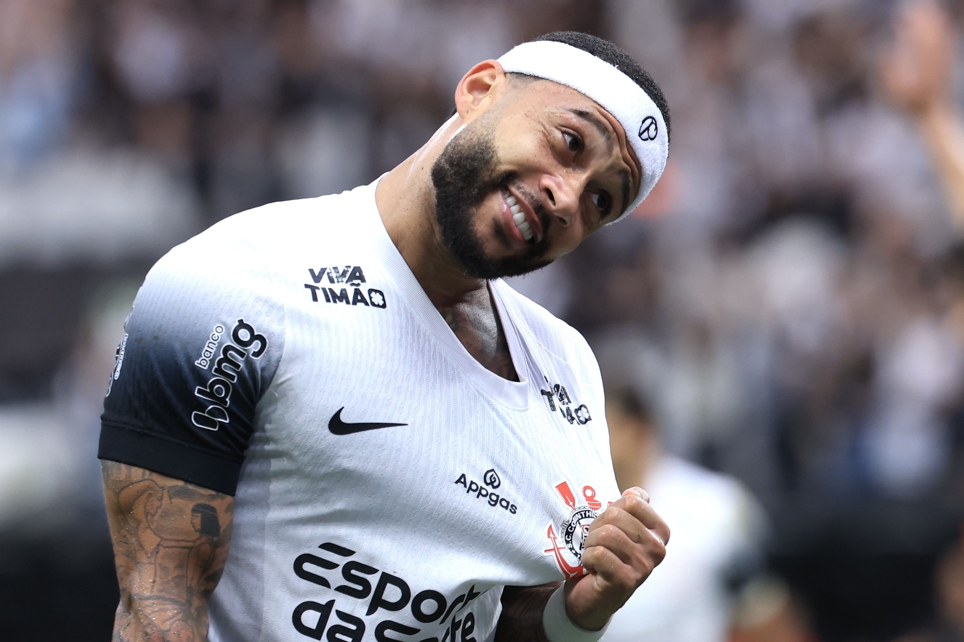 Memphis se destaca e entra para o top-10 de goleadores estrangeiros do Corinthians