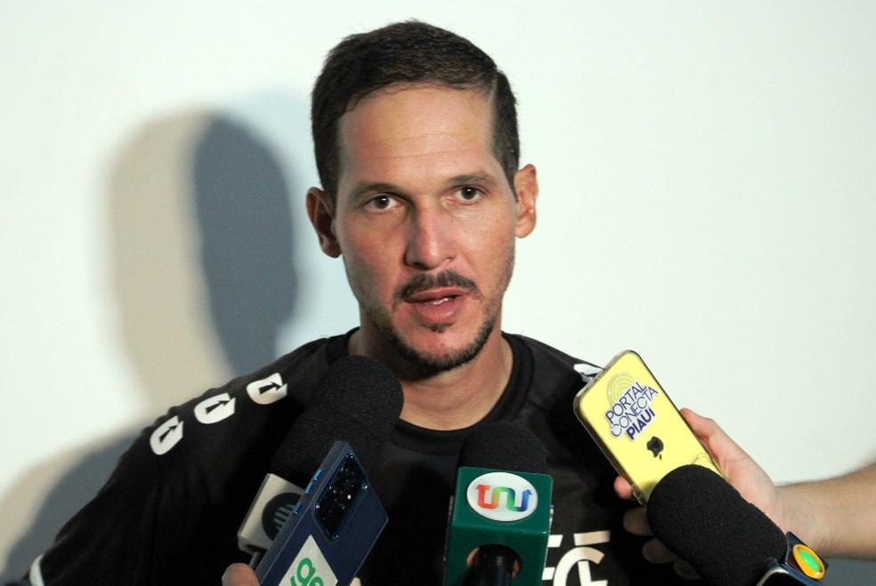 Felipe Sousa, técnico do Flamengo-PI — Foto: Gil Costa