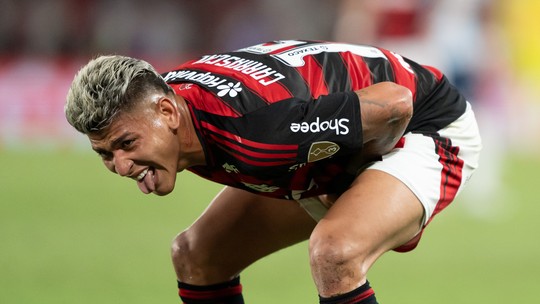 Análise: Carrascal vai de surpresa a certeza e rege Flamengo em semifinal dura na Libertadores