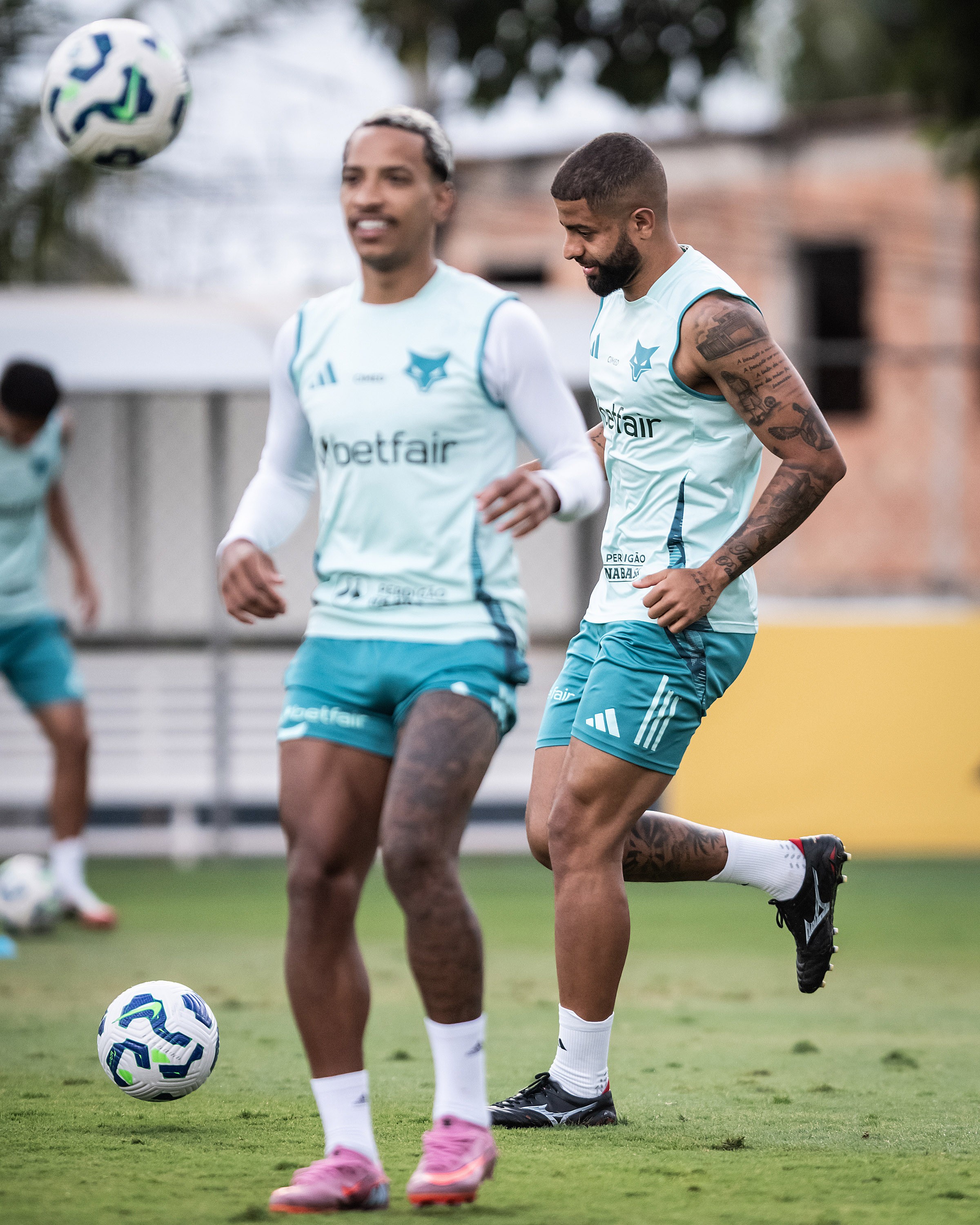 João Marcelo é liberado, e Jardim tem chance de mudar time