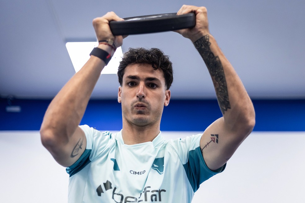 Dinenno durante processo de recuperação no Cruzeiro — Foto: Gustavo Aleixo/Cruzeiro