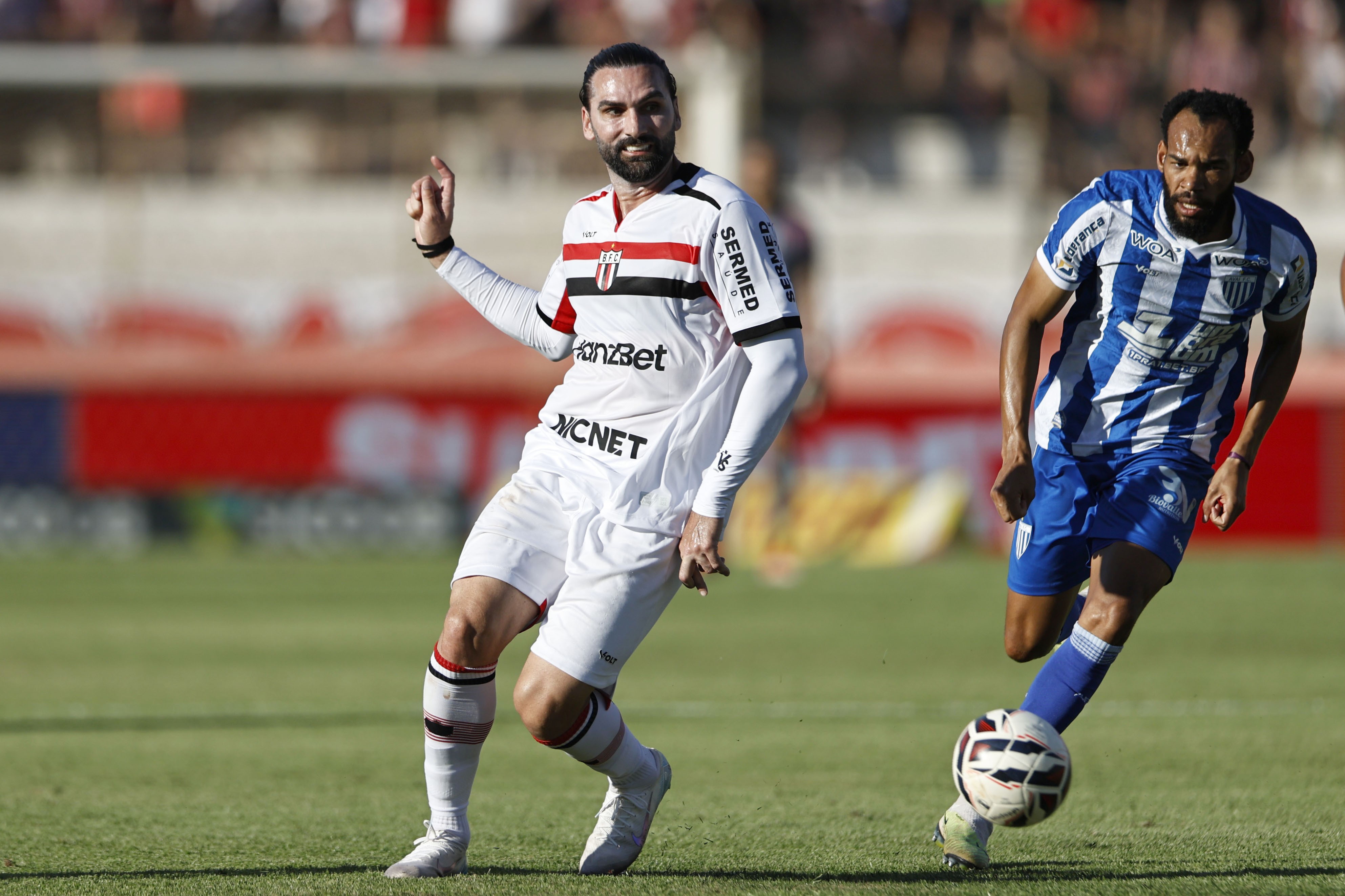 Léo Gamalho retorna ao Avaí com contrato de produtividade