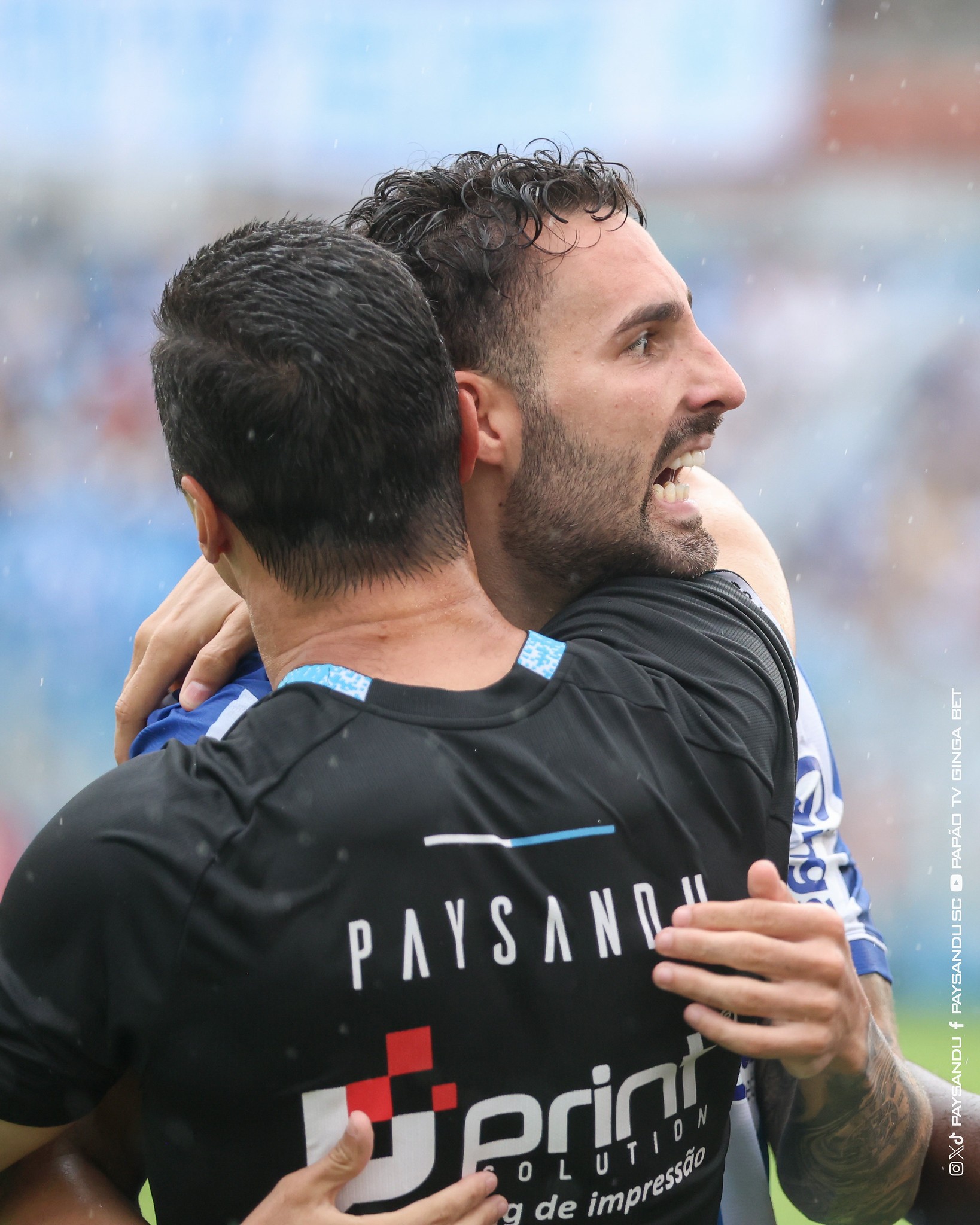 Jogadores do Paysandu Sport Club celebrando a classificação na Copa Norte