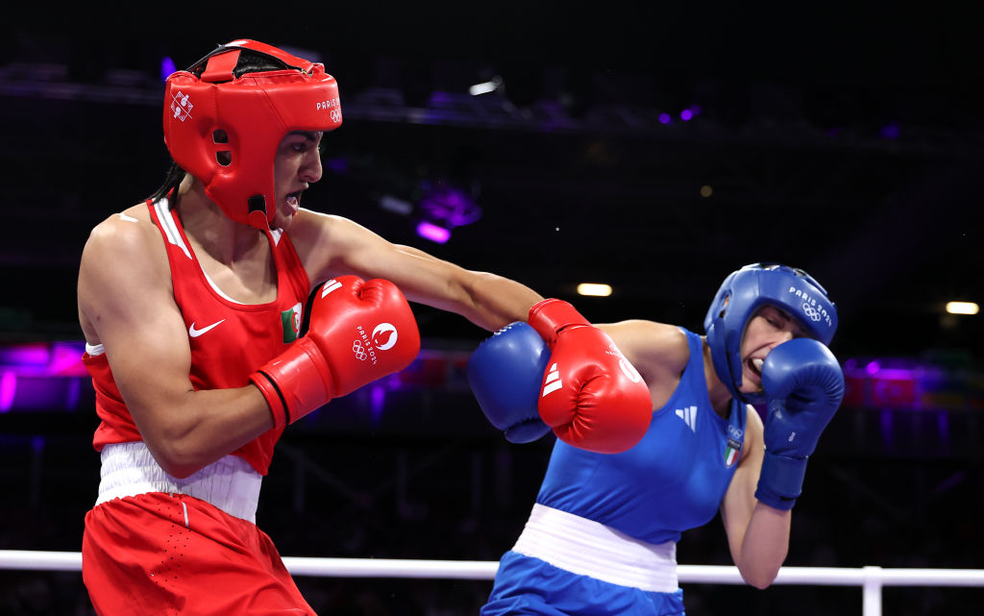 Angela Carini em luta contra Imane Khelif &mdash; Foto: Getty Images