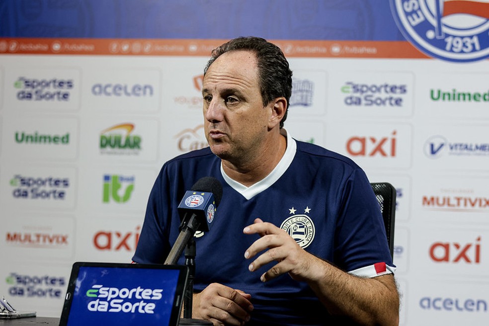 Rogério Ceni em entrevista coletiva na Arena Fonte Nova — Foto: Tiago Caldas /EC Bahia