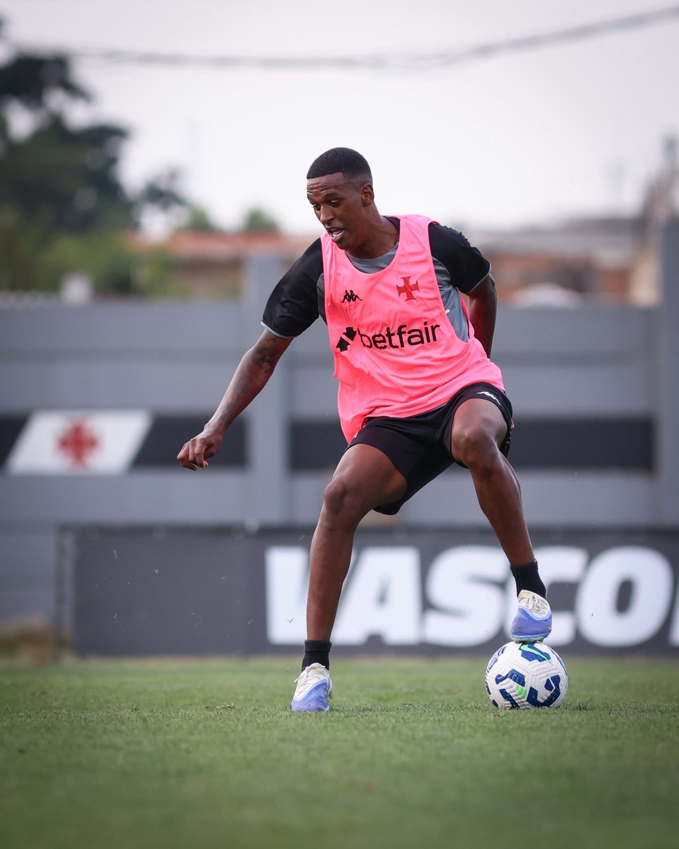 VC Escala: torcida do Vasco elege Barros e Robert Renan titulares contra o Botafogo