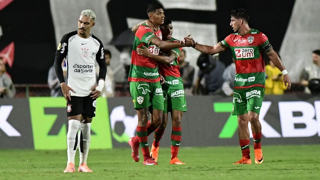 Gol de Zé Vitor em Portuguesa x Corinthians