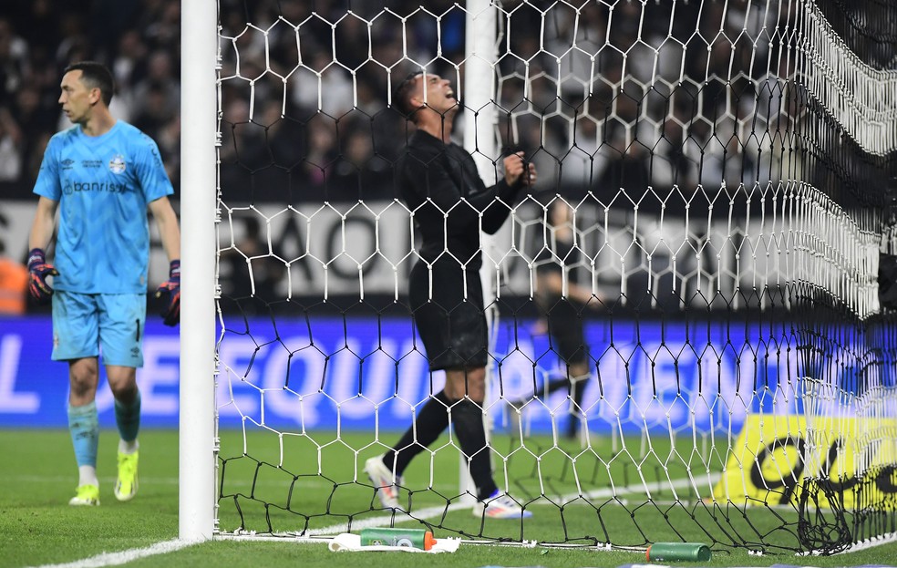 Giovane lamenta chance desperdiçada pelo Corinthians — Foto: Marcos Ribolli