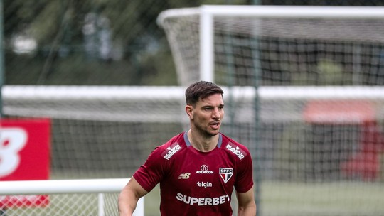 São Paulo se reapresenta, e Cédric participa de treino com o elenco