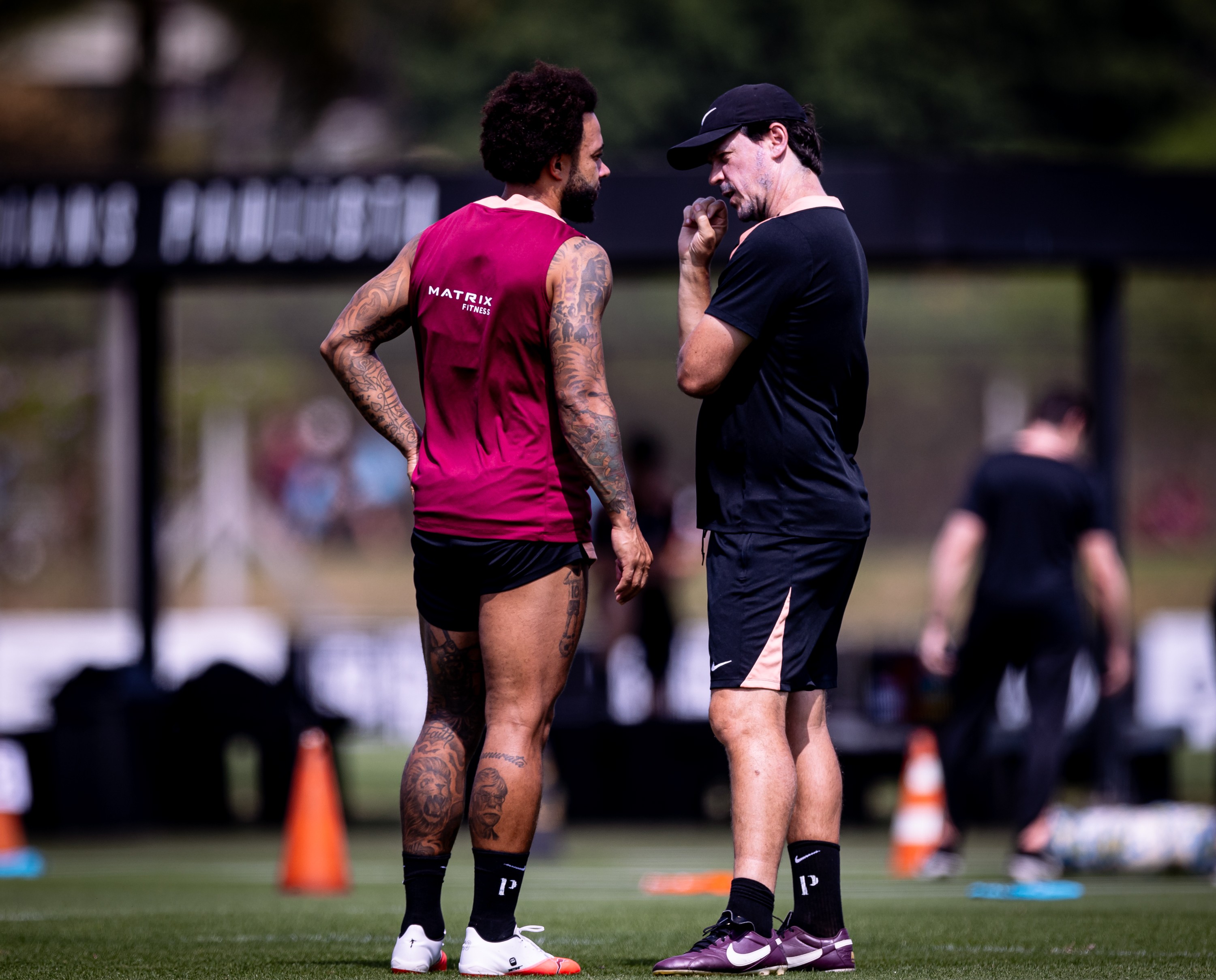 Corinthians se prepara para o clássico com Memphis Depay como titular