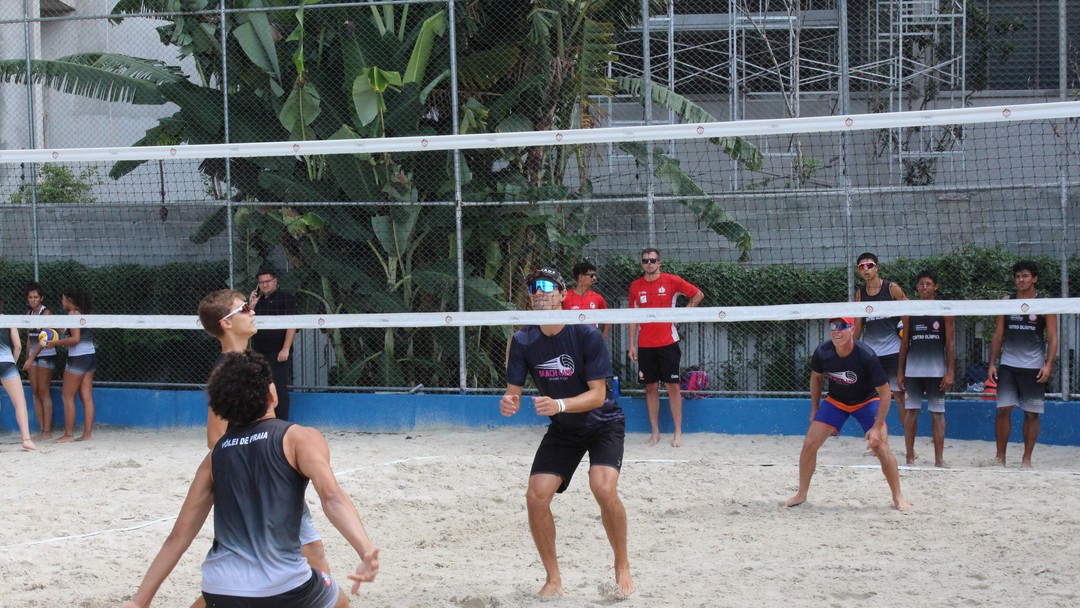 Irmãs participam de camp de treinamento da CBV no vôlei de praia - Jornal  do Oeste