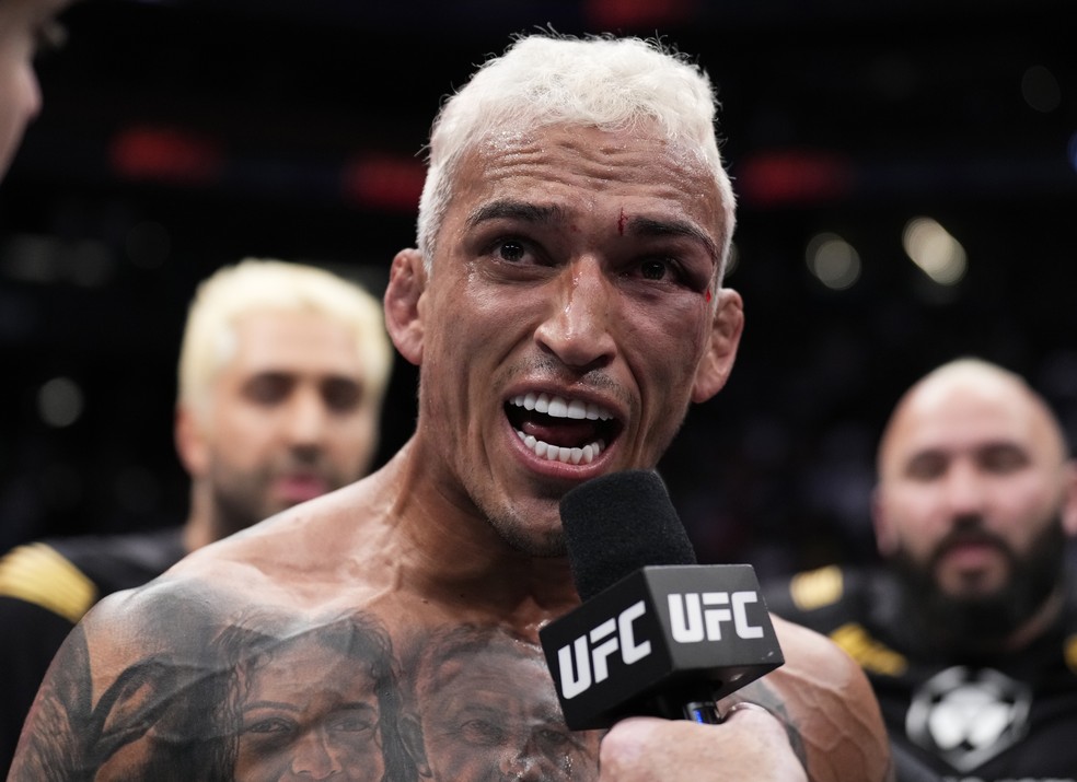 Brasil iguala recorde histórico no UFC após título de Charles Do Bronx