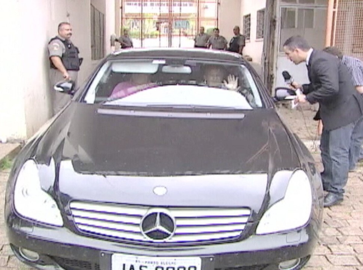 Leandro e a CNH: atacante volta ao Brasil, lembra dupla com Neymar e explica prisão por documento falso