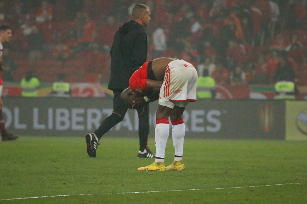 Enner Valencia lamenta eliminação do Inter na Libertadores — Foto: Bruno Ravazzolli