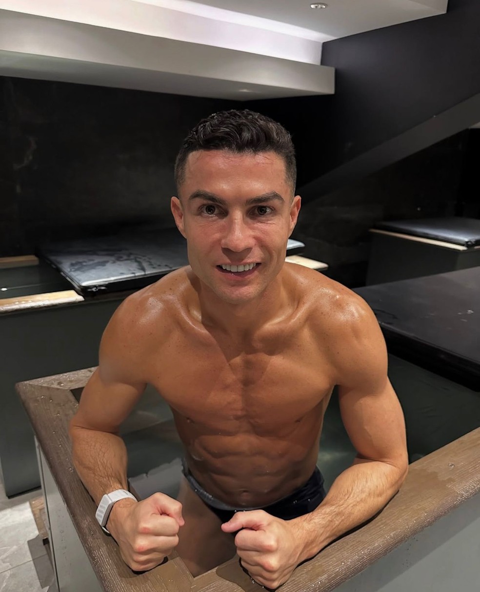 Cristiano Ronaldo mantém a forma física com dieta restrita — Foto: Reprodução/Instagram