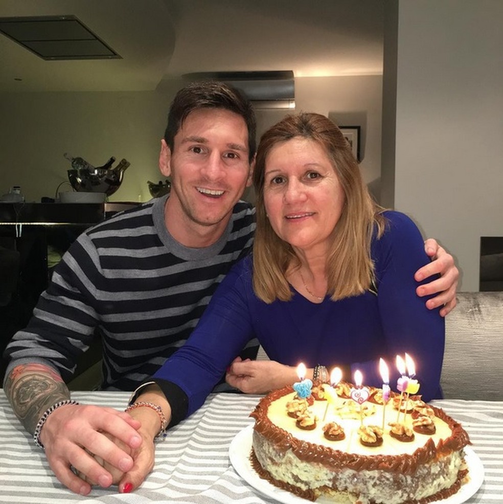 Messi com a mãe Célia — Foto: Reprodução / Instagram