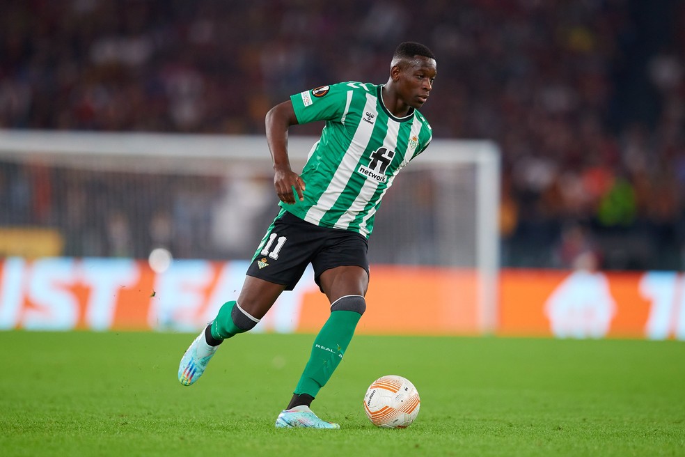 Diretoria do Betis quer vender Luiz Henrique � Foto: Reprodu��o/Twitter