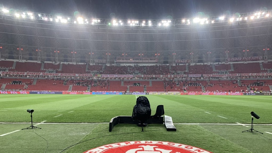 Mano afirma que Internacional triplicou 'bicho' para ganhar do Corinthians;  dirigente rival rebate