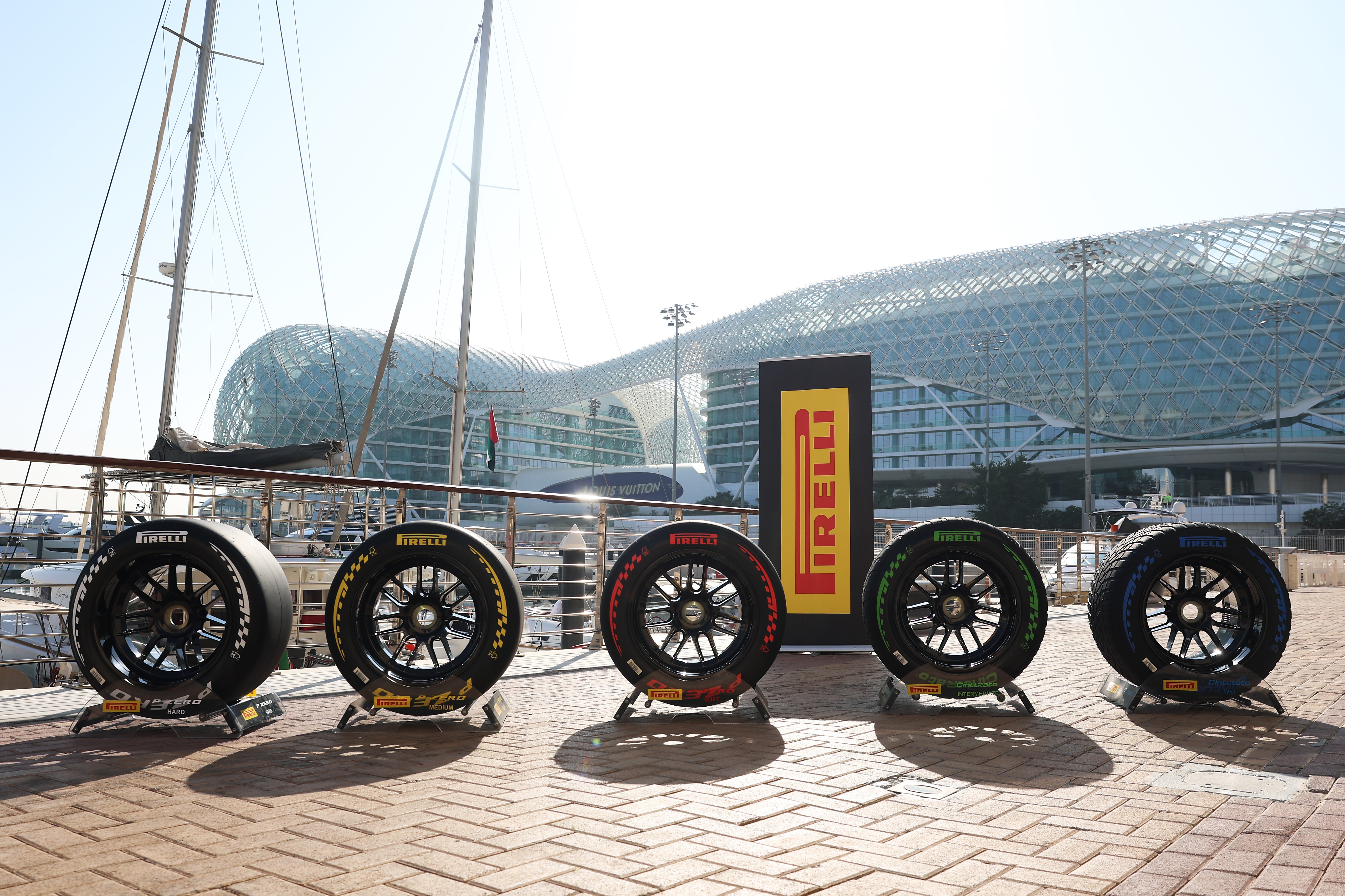 F1 e Pirelli estendem acordo para fornecimento de pneus até 2028