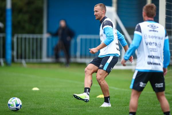 Grando e Bitello retornam ao Grêmio após amistoso da seleção ser cancelado no Marrocos